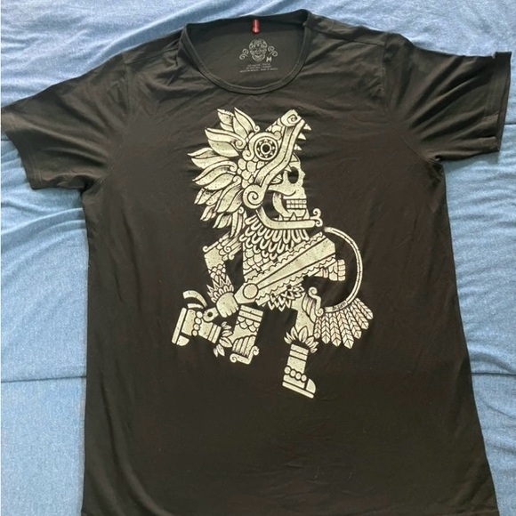 Tshirt - Picture 1 of 4